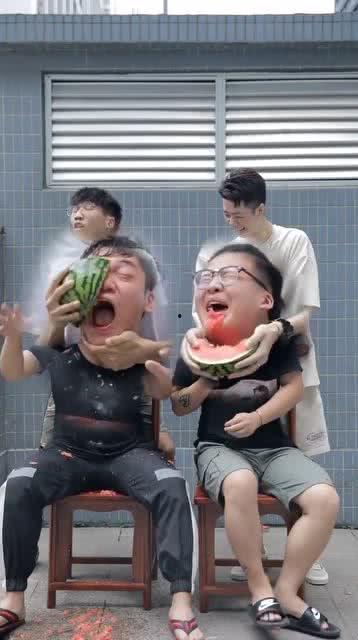 四川人吃瓜视频,吃瓜视频里的麻辣诱惑