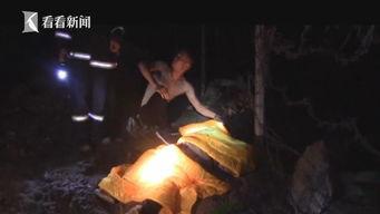 在楼上看热闹吃瓜视频,围观邻居的喜怒哀乐